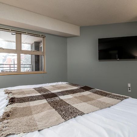 Apartamento Creekside Slopeside 1Br With Pool, Hot Tub, Bbq Whistler Exterior foto